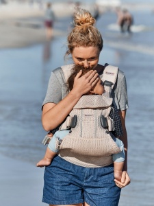 BabyBjorn - Marsupiu anatomic One Air - Pearly Pink, 3D Mesh - Img 4
