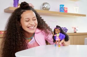BARBIE PAPUSA BARBIE EXTRA MINI BRUNETA - Img 3