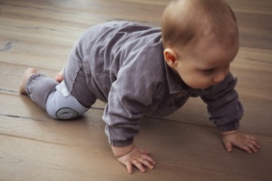 Genunchiere de protectie pentru bebelusi BabyJem, Gri