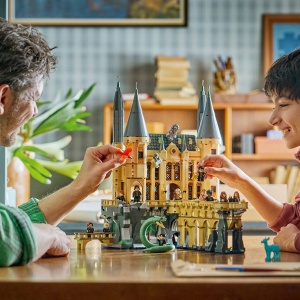 LEGO HARRY POTTER CASTELUL HOGWARTS ARIPA DE EST 76473 - Img 4