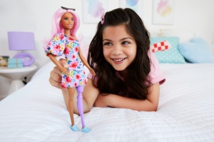 PAPUSA BARBIE FASHIONISTA CU PAR ROZ SI PICIOR PROTETIC - Img 3