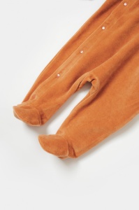 Salopeta Elefant cu maneca lunga si botosei din 80%bumbac organic si 20% poliester - Caramiziu, BabyCosy