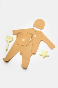 Set 4 piese:body, pantaloni, baveta si caciulita Bamboo, maro, BabyCosy, 50% bumbac+50%bambus