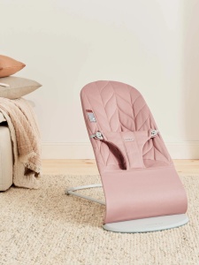 BabyBjorn - Balansoar Bliss Dusty Pink cu aspect delicat de petala, tesatura matlasata - Img 3