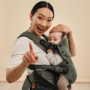 BabyBjorn - Marsupiu anatomic cu multiple pozitii de purtare colectia Harmony, 3D Mesh, Dark Green - Img 4