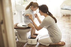 BabyBjorn - Reductor pentru toaleta Toilet Training Seat White/Grey - Img 2