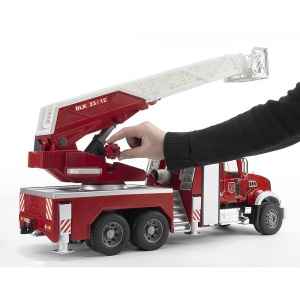 Bruder - Camion De Pompieri Mack Granite Cu Scara, Pompa De Apa Si Sirena - Img 4