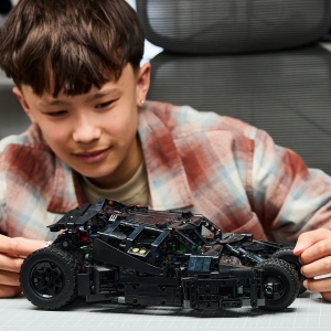 LEGO TECHNIC BATMOBILE TUMBLER 42239 - Img 3