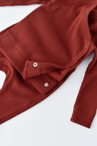 Set 4 piese: bluza, pantaloni, caciulita si manusi din bumbac organic si modal - Caramiziu, Baby Cosy