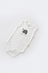 Set Broscuta cu salopeta si body din 80%bumbac organic si 20% poliester - Antracit, Baby Cosy