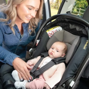 Graco - Scoica auto SnugEssentials Midnight Black, 40-75 cm, testata ADAC si certificata R129 - Img 2