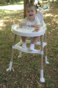 Scaun de masa BabyJem, pentru bebe, multifunctional, cu tavita si suport pentru picioare