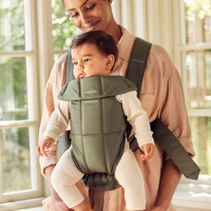 BabyBjorn - Marsupiu anatomic Mini, cu pozitii multiple de purtare, Dark Green, Tesatura - Img 2