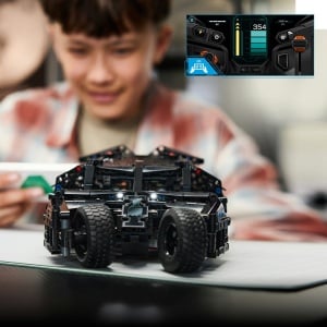 LEGO TECHNIC BATMOBILE TUMBLER 42239 - Img 4