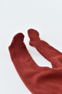 Set 4 piese: bluza, pantaloni, caciulita si manusi din bumbac organic si modal - Caramiziu, Baby Cosy