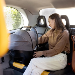 Joie - Scoica auto cu ISOFIX integrat Sprint Signature Eclipse, nastere - 75 cm, testata inclusiv la impact lateral, conform ECE R129 si testata ADAC - Img 4