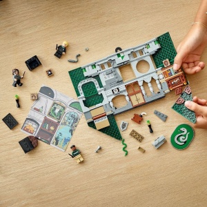 LEGO HARRY POTTER BANNERUL CASEI SLYTHERIN 76410 - Img 3