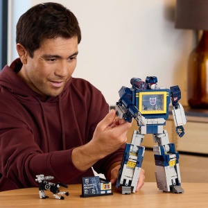 LEGO ICONS TRANSFORMERS SOUNDWAVE 10358 - Img 3