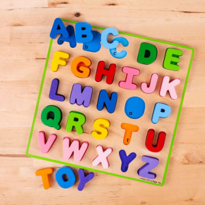 Puzzle colorat - alfabet