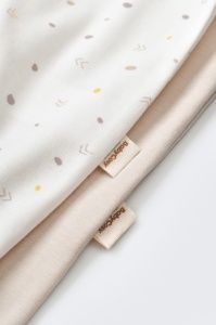 Set 2 salopetele cu maneca lunga si panataloni lungi cu botosei - 100%bumbac organic - Ecru cu buline, Baby Cosy