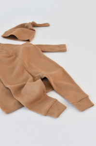 Set 3 piese: bluzita cu maneca lunga, panataloni lungi si caciulita din bumbac organic si modal - Maro, Baby Cosy