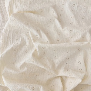 Bumbac Seersucker uni cu broderie - Floral Stripe Ecru - Img 4