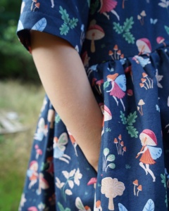 Poplin imprimat - Autumn Fairytale Navy - Img 4