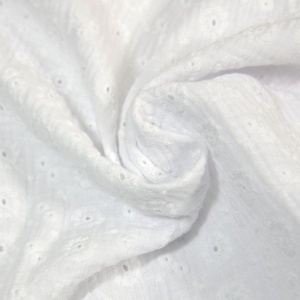 Muselina cu broderie englezeasca - Suzy Blanc