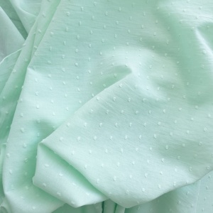 Voal de bumbac cu buline brodate - Plumetis Mint