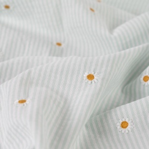 Bumbac Seersucker in dungi cu broderie - Daisy Mint