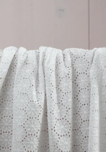 Cupon 55cm - Bumbac subtire cu broderie Deluxe White - Img 3