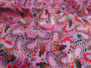 Bumbac imprimat japonez cu insertii aurii - Peacock Rose - Img 2
