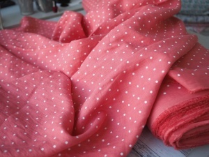 Material 100% In prespalat - Mini Dots Coral - Img 2