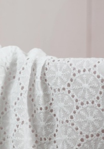 Cupon 55cm - Bumbac subtire cu broderie Deluxe White - Img 4