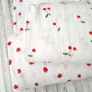 Cupon 1.2m - Muselina imprimata digital cu capsuni - Strawberry White - Img 3