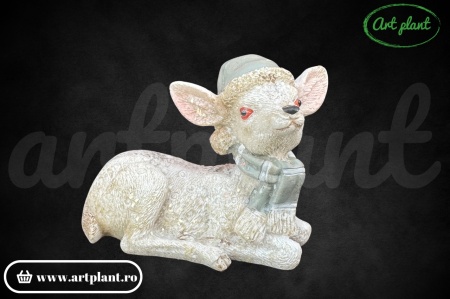 Figurină de rășină cerb cu căciulă și fular