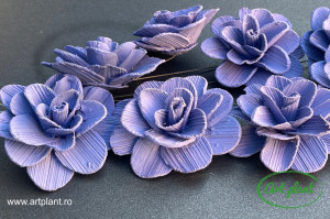 Trandafiri cu petale de lemn (akacia) violet