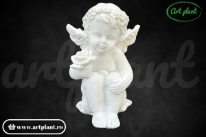 Figurină înger așezat cu trandafir