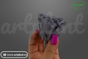 detaliu trandafir criogenat Night Shadow L – aranjament floral de lux