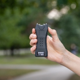 Lanterna mini cu electrosoc Sabre 120 lumeni - Negru