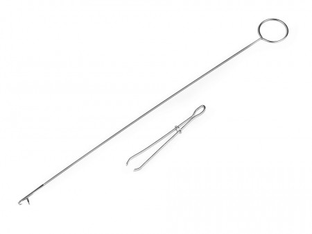 Carlig metalic siret , introdus elastic