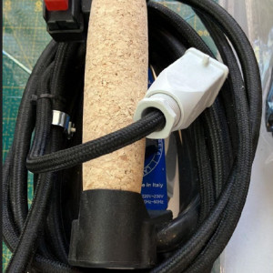 Fier de calcat Tulipano 1,5 kg cu mufa - Img 2