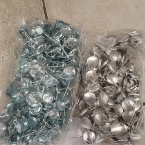 Nasturi de îmbrăcat metalici, 32"cu cui
