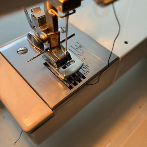 Piciorus pentru incretirea materialului, ideal pentru materiale subtiri pana la medii