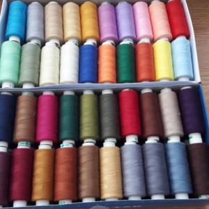 Ata de cusut 300 m/40 colori