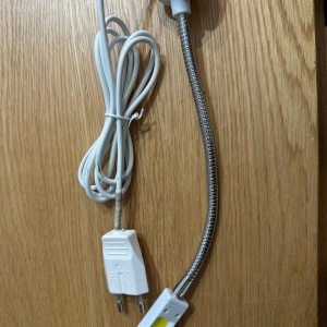 Lampa de iluminat cu magnet, cu stecher