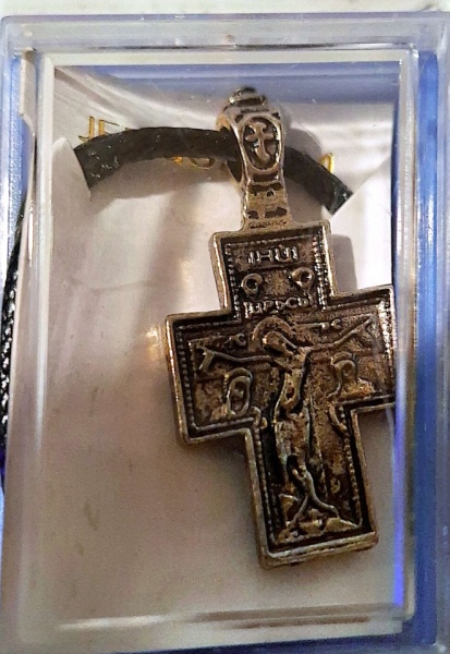Cruce argintie