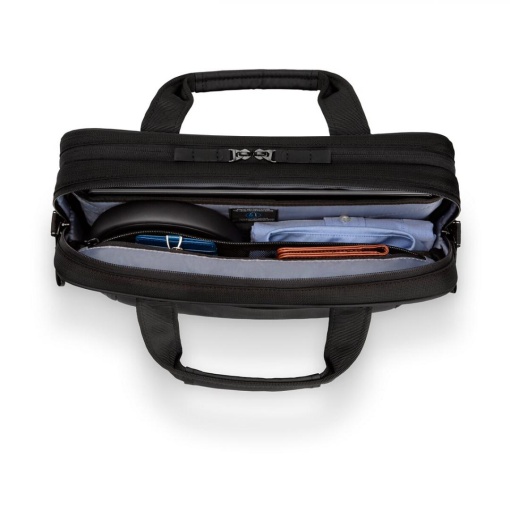 DELL ECOLOOP PRO CLASSIC BRIEFCASE 14", Colour: Black, Notebook Compatibility: Fits most laptops with screen sizes up to 14"(max laptop dimension: 340 x 240 x 20 mm)", Features: Exterior main fabric is made with 100% OceanCycle Certified™ recycled