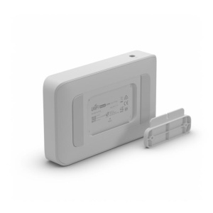 Ubiquiti UniFi 8 port switch, USW-LITE-8-POE, 8 x 10/100/1000 Mbe RJ 45 ports, 4 x POE, 8 Gbps, buget POE: 52W, SMB layer 2 PoE GbE switch, dimensiuni: 99.6 x 163.7 x 31.7 mm. - Img 10