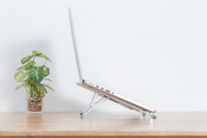 Suport laptop Serioux, SRXNCPU6, material aluminiu, dimensiune deschisă: 197x255x4mm,dimensiune pliată: 60 x 250 x 4mm, grosime: 4mm, greutate: 182g, dimensiune compatibilă: până la 15.6 ", culoare argintiu, 5 unghiuri ajustabile - Img 5